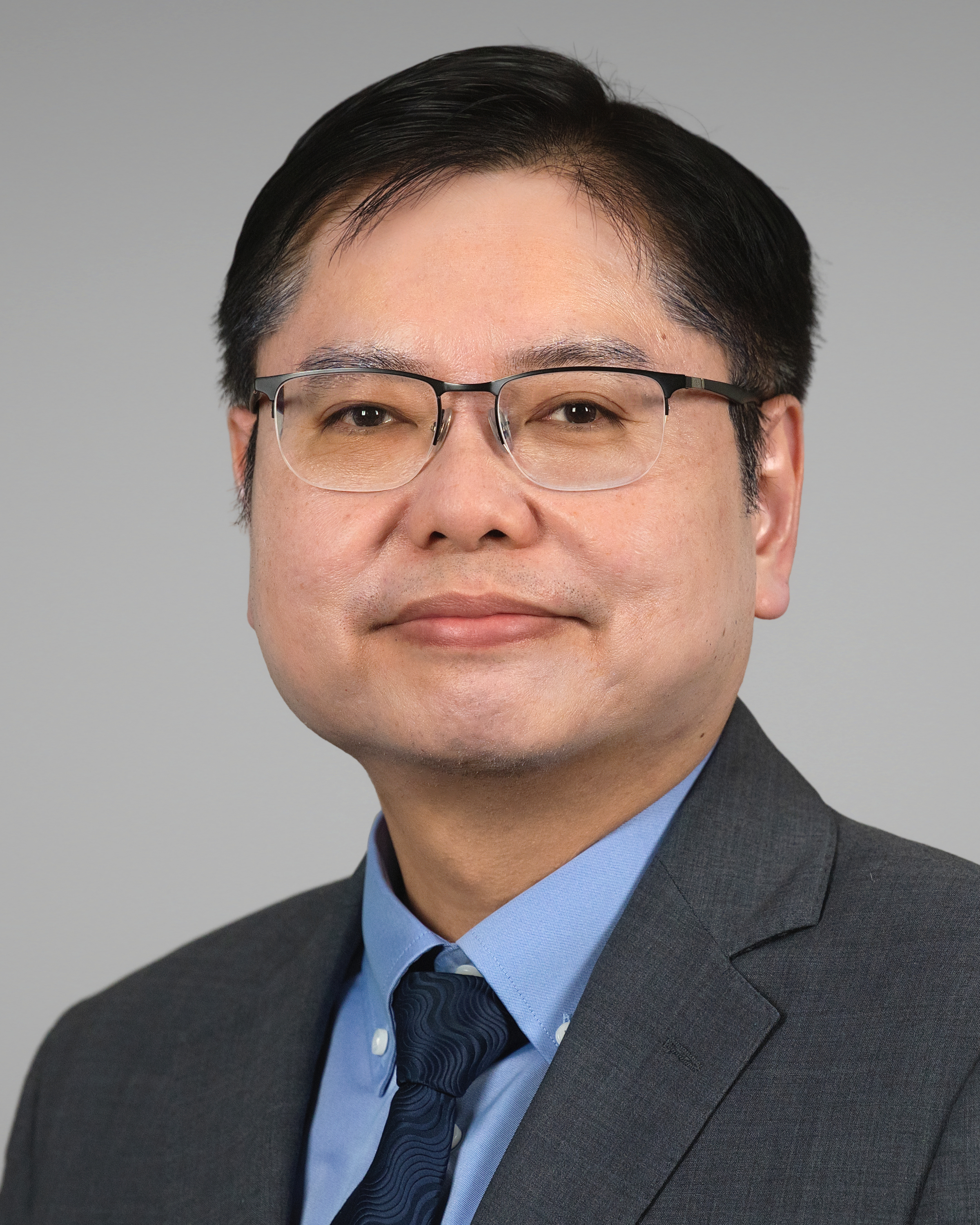 Dr. Boonchalermvichian headshot