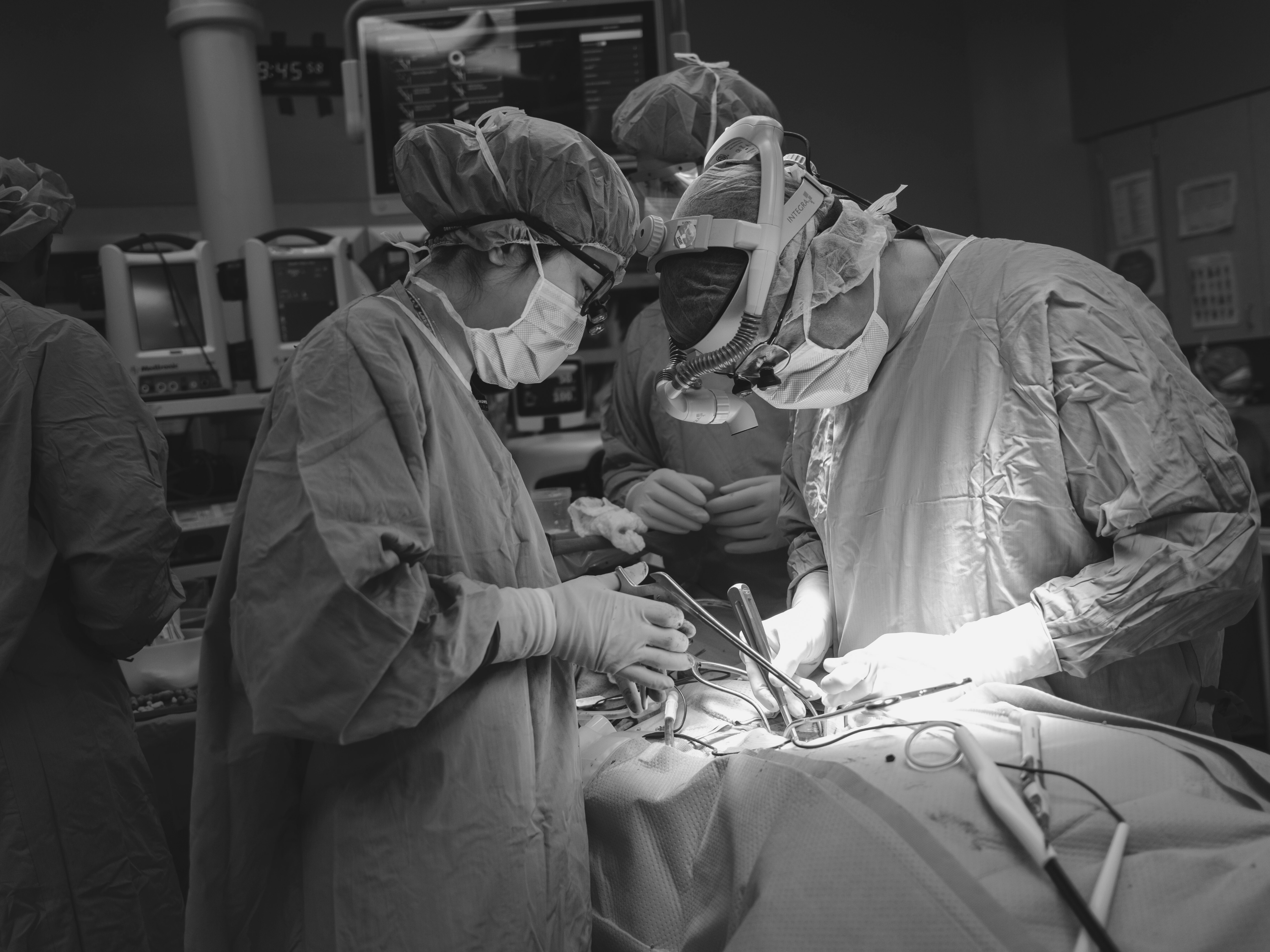 フレディ・クルーガー外科医 Bryan M. Krueger, MD | Neurosurgeon, Neurosurgery, Mayfield Brain