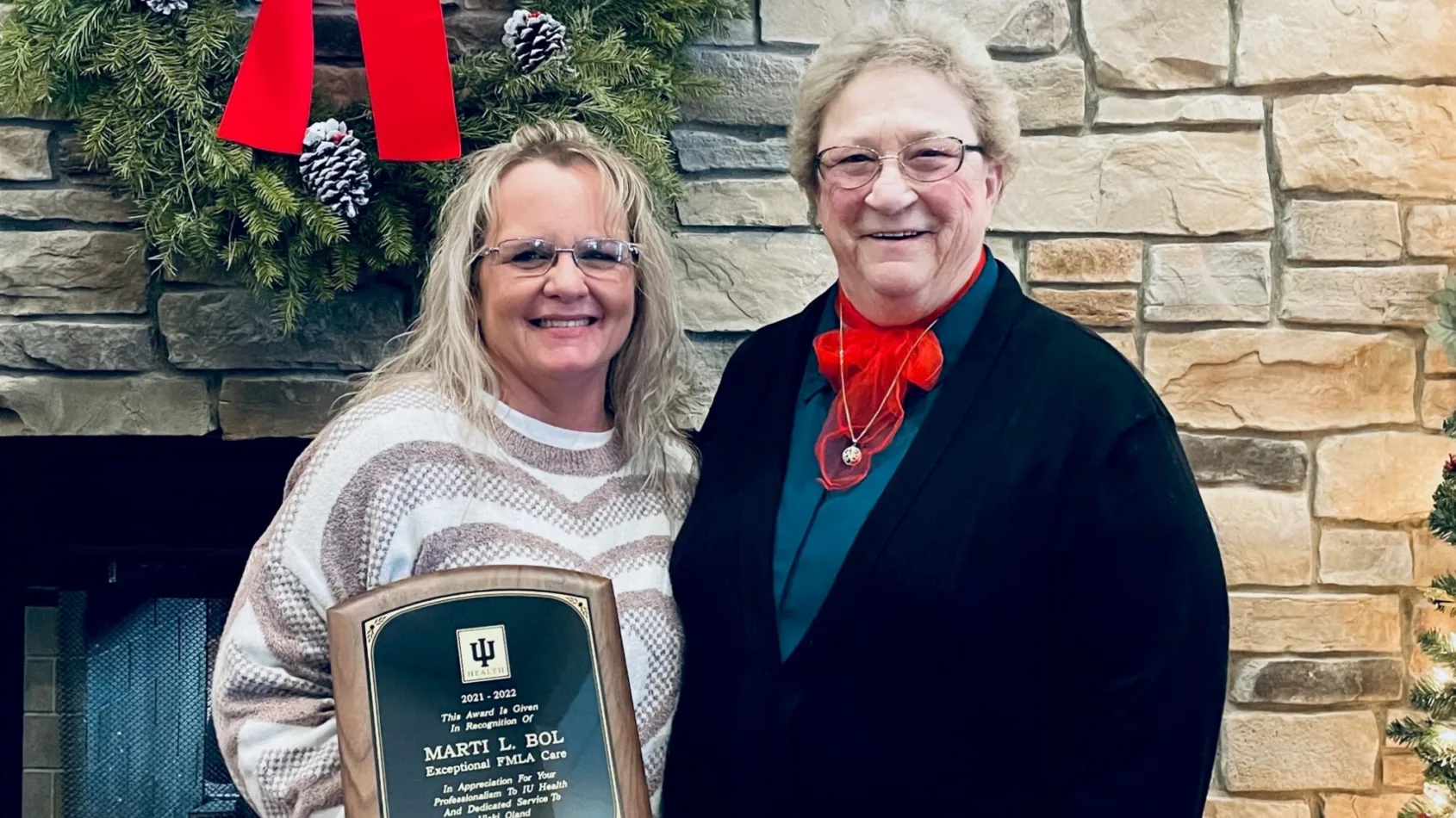 Patient gives the award