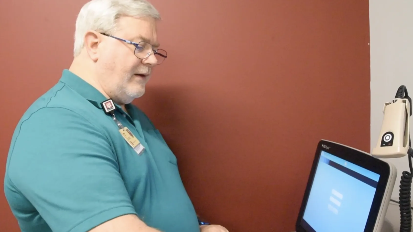 Pharmacist known as 'The Godfather of Pyxis' retiring after 42 years
