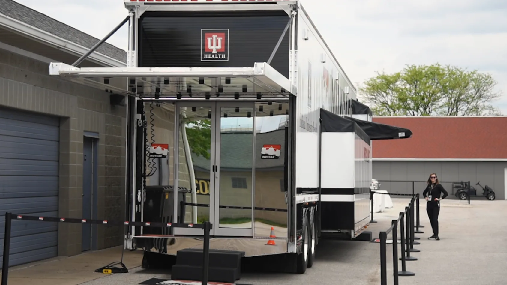 IU Health offers tour of brand-new IndyCar medical unit