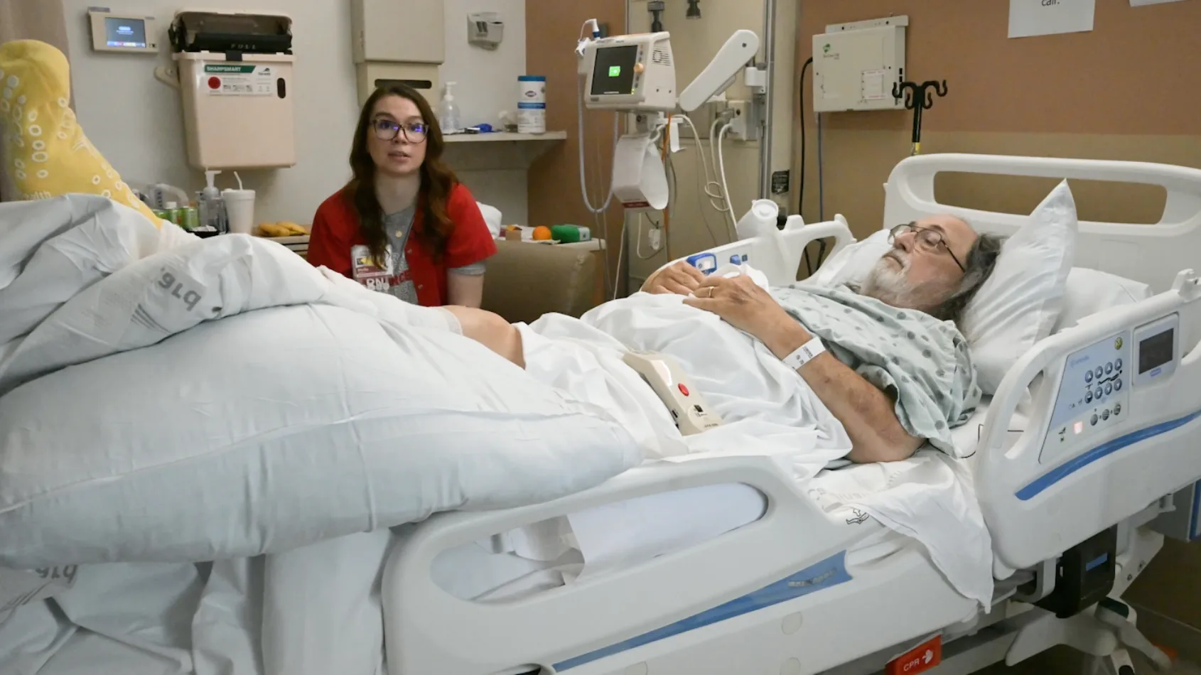 Neighbor cries for help, Riley nurse responds to save man's leg