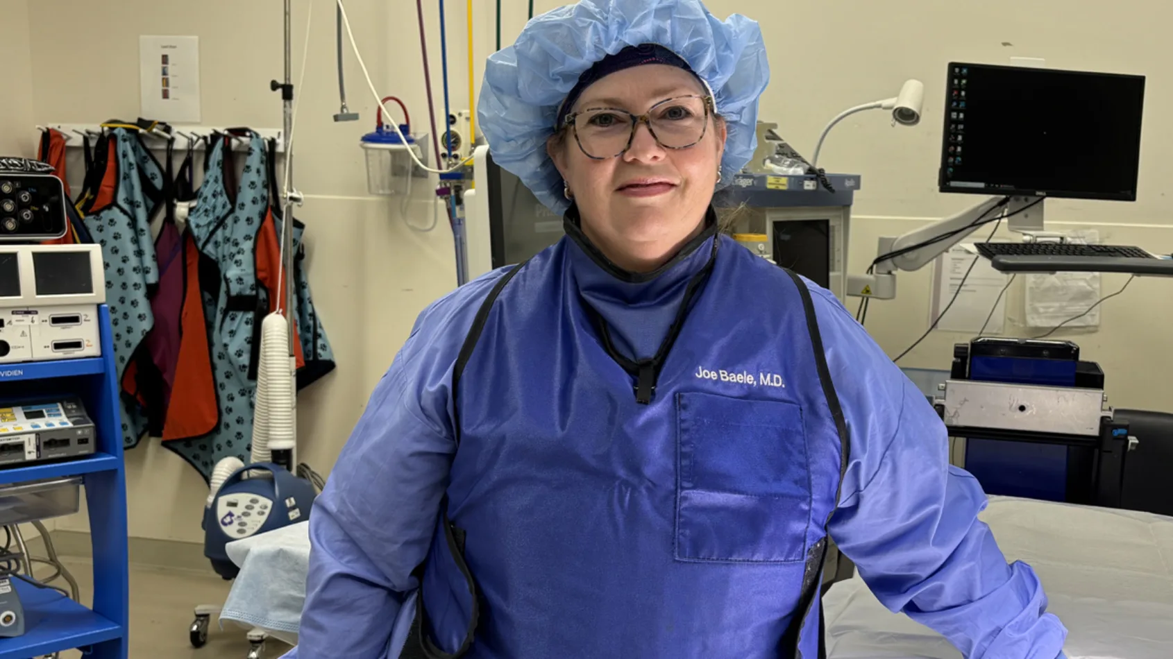 Traveling apron keeps trauma surgeon’s memory alive
