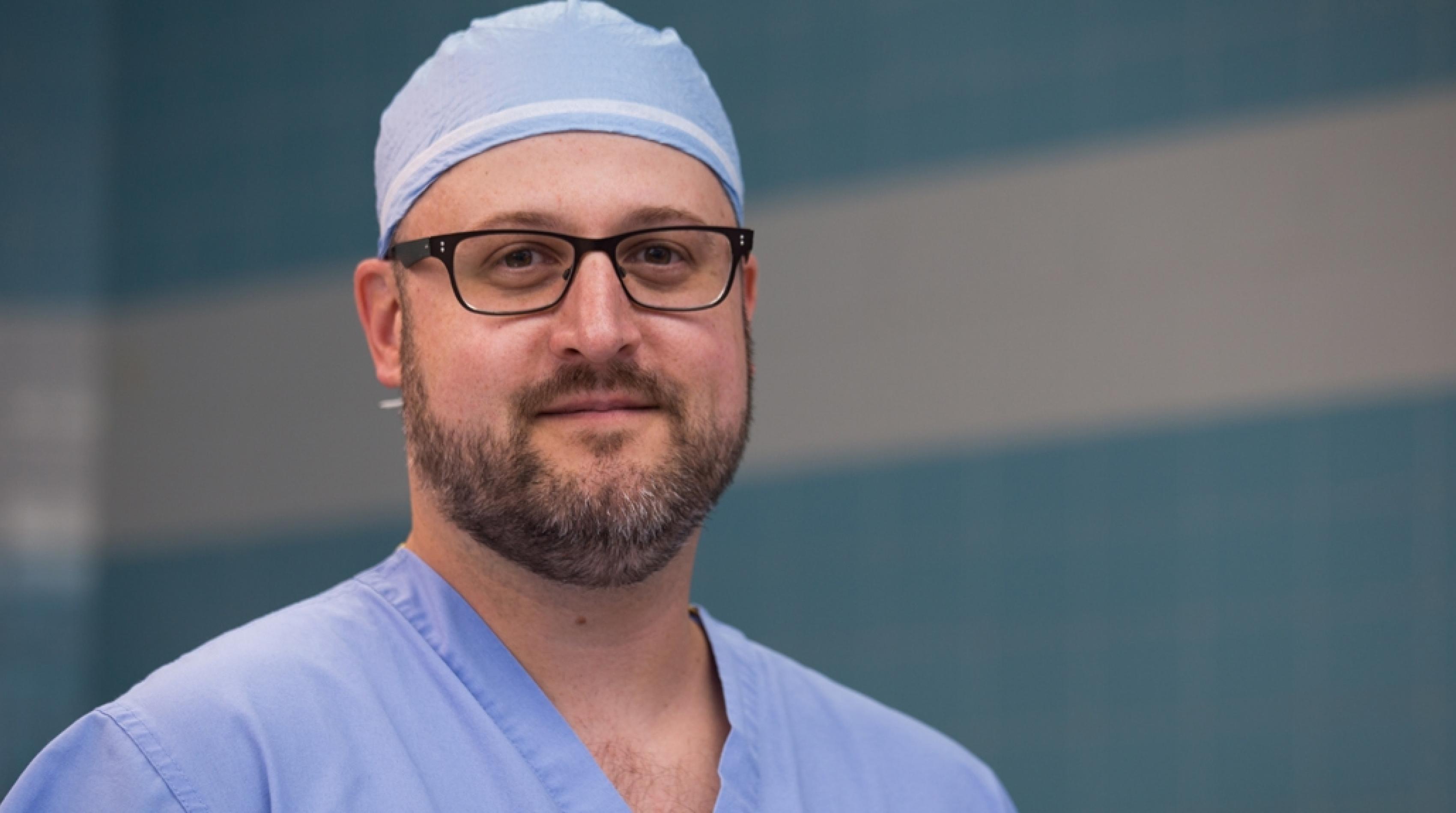 Transplant surgeon recovers from COVID-19, donates plasma