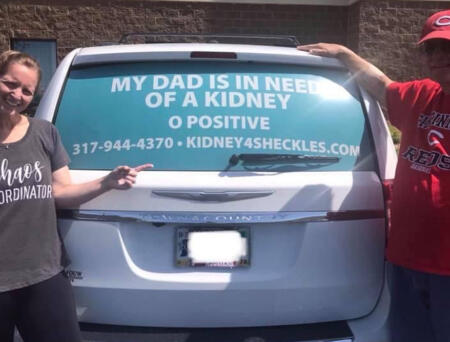 Message is written on mini van: ‘My dad is in need of a kidney’