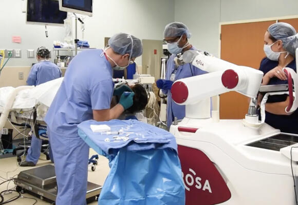 Video: Neurosurgeon brings minimally invasive approach to treating seizures
