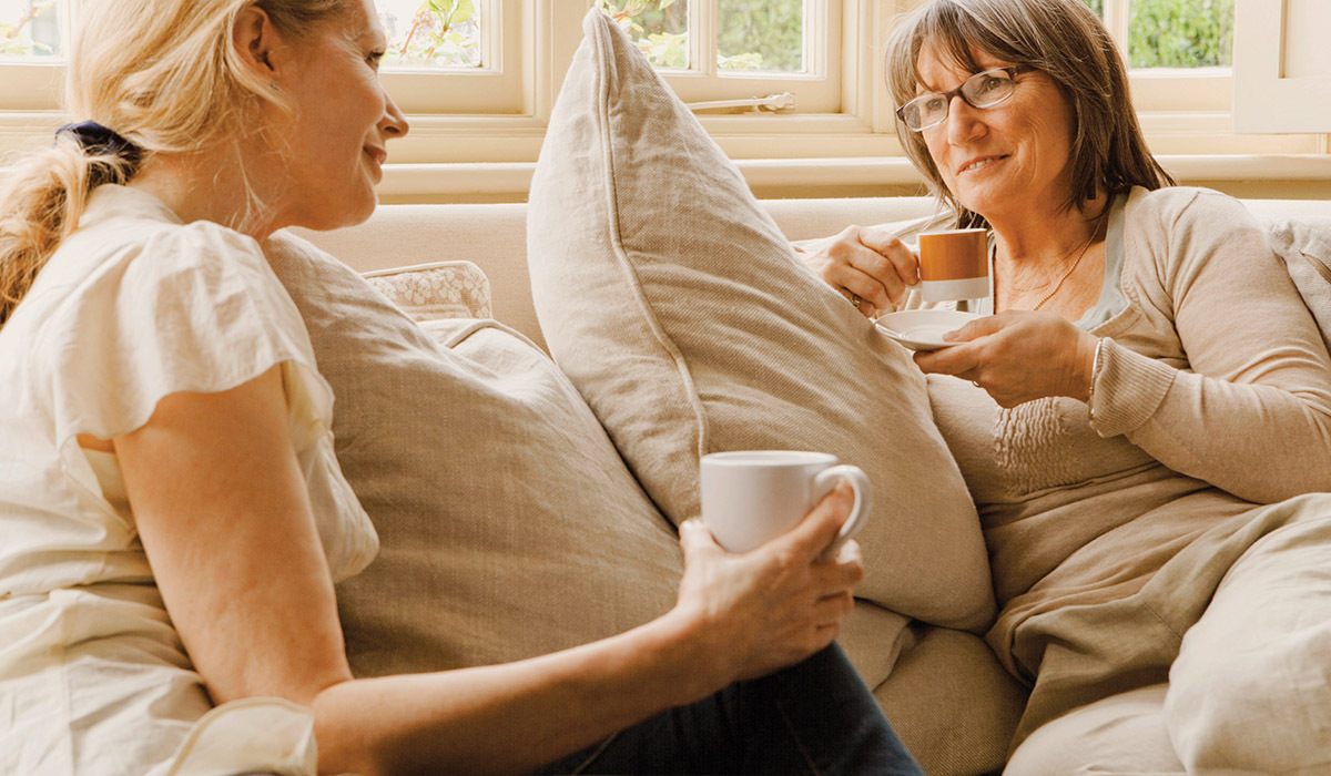 Women drinking coffee